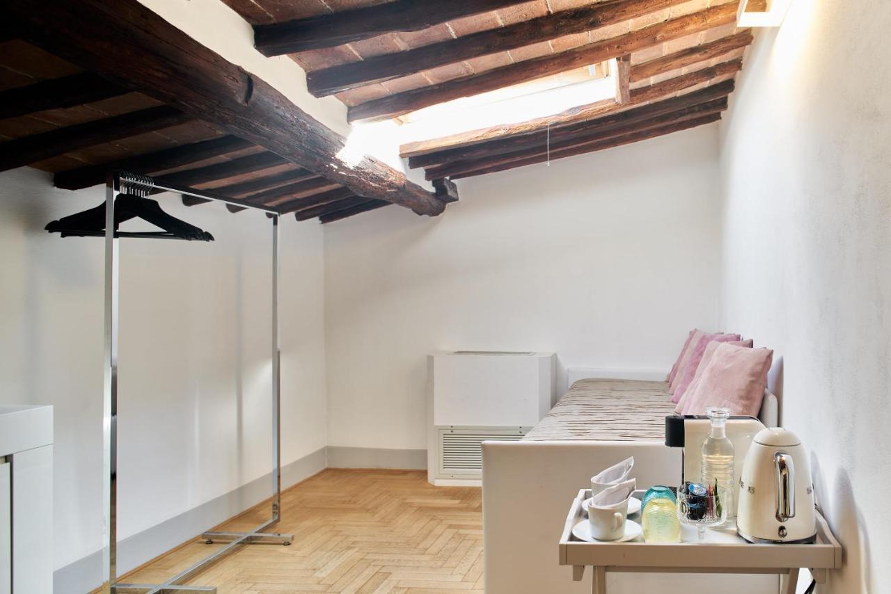 B&B Le Logge Luxury Rooms Siena Bagian luar foto