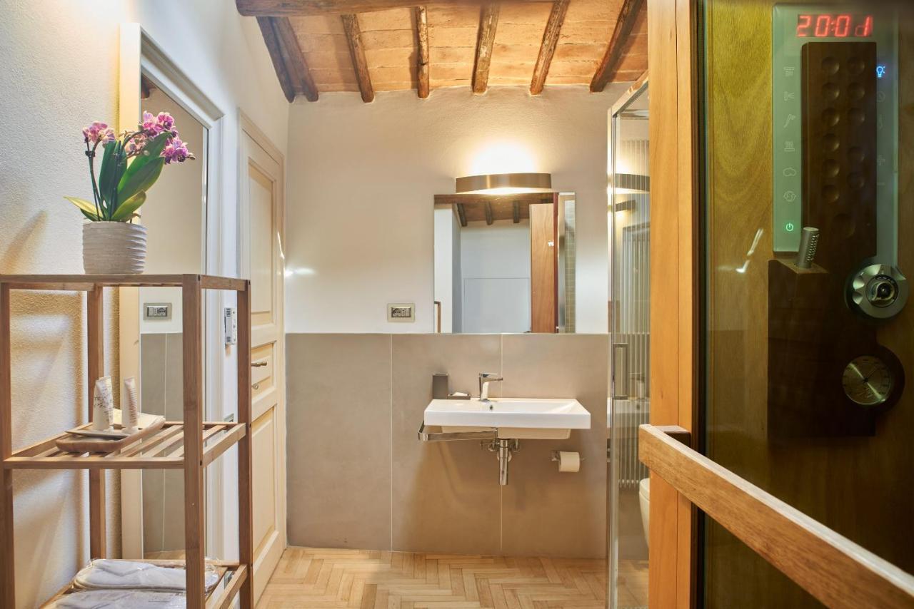 B&B Le Logge Luxury Rooms Siena Bagian luar foto