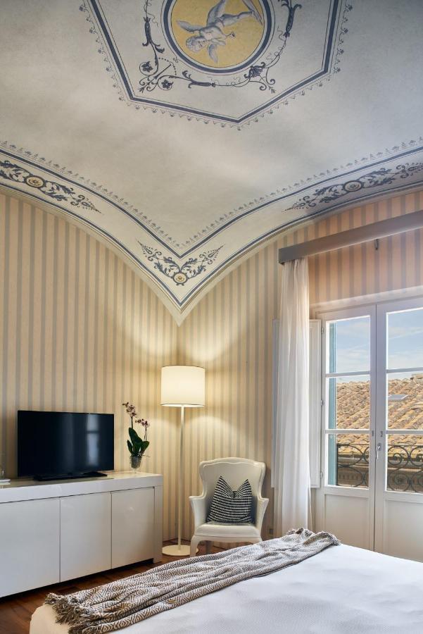 B&B Le Logge Luxury Rooms Siena Bagian luar foto