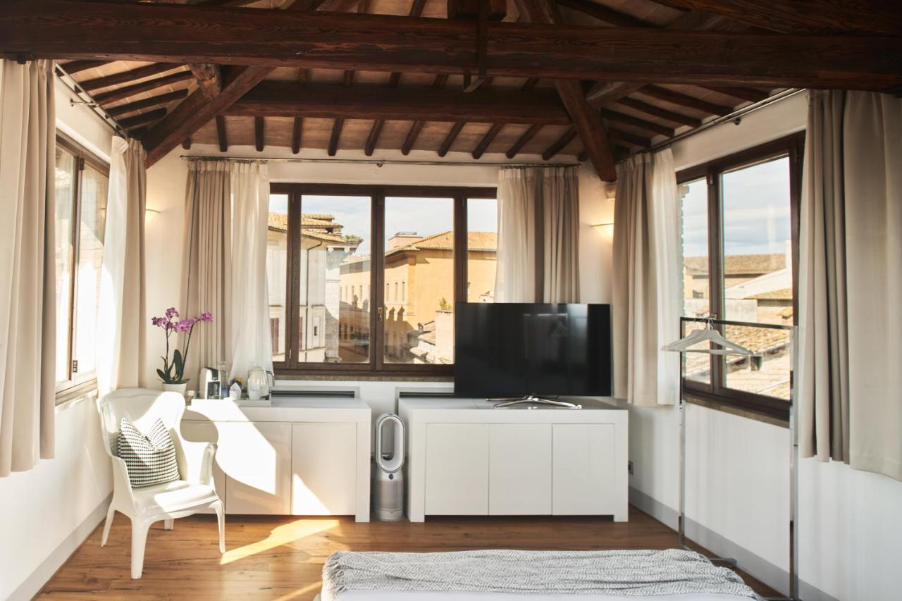 B&B Le Logge Luxury Rooms Siena Bagian luar foto