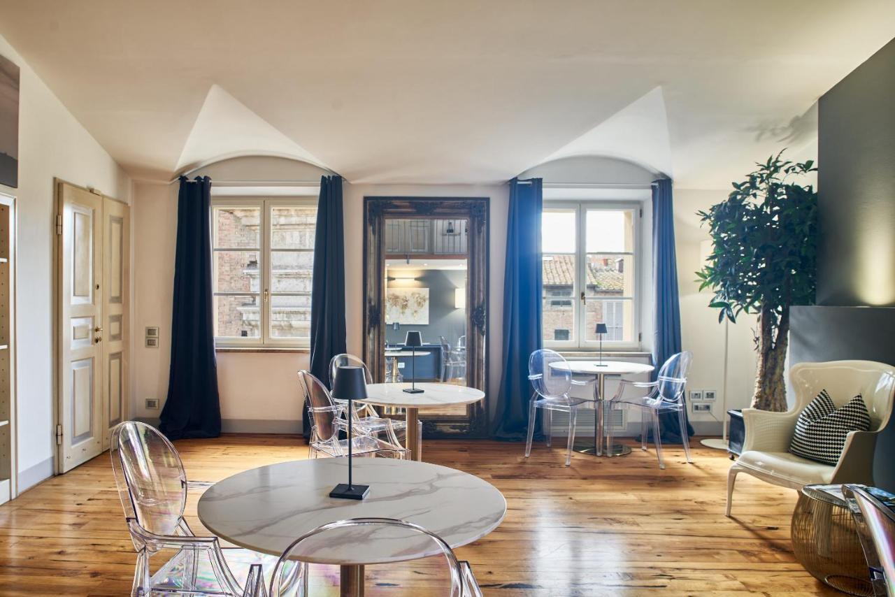 B&B Le Logge Luxury Rooms Siena Bagian luar foto